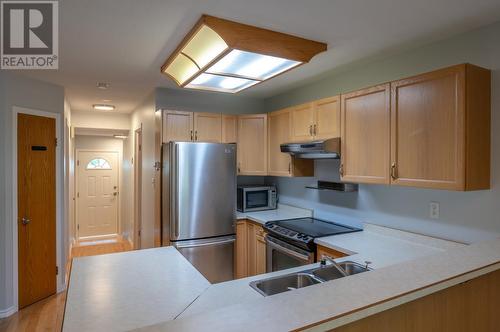 555 Government Street Unit# 103, Penticton, BC - Indoor Photo Showing Kitchen With Double Sink