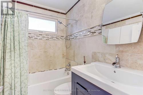 (Upper) - 260 Demaine Crescent, Richmond Hill, ON - Indoor Photo Showing Bathroom