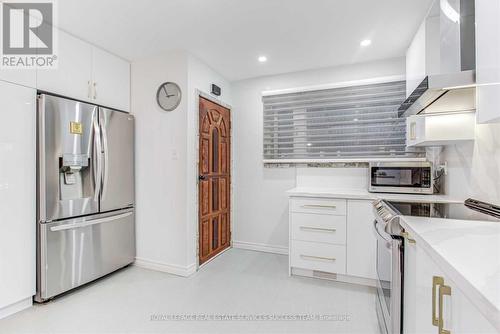 (Upper) - 260 Demaine Crescent, Richmond Hill, ON - Indoor Photo Showing Kitchen