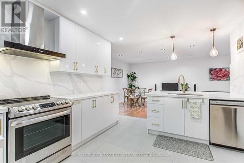 (Upper) - 260 Demaine Crescent, Richmond Hill, ON - Indoor Photo Showing Kitchen With Upgraded Kitchen