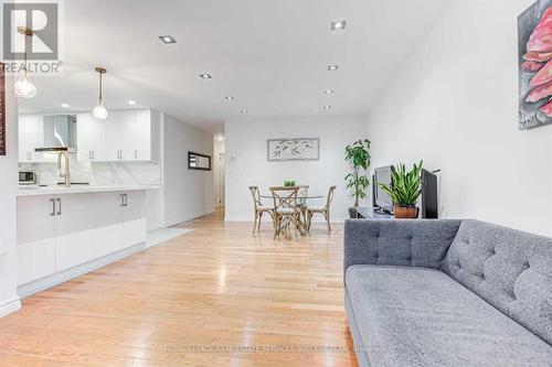 (Upper) - 260 Demaine Crescent, Richmond Hill, ON - Indoor Photo Showing Living Room