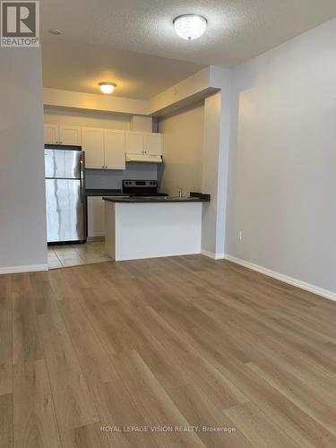 419 - 80 Aspen Springs Drive, Clarington, ON - Indoor Photo Showing Kitchen