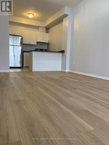 419 - 80 Aspen Springs Drive, Clarington, ON - Indoor Photo Showing Kitchen