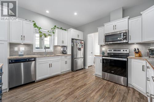 1460 Lopez Creek Drive, Cache Creek, BC - Indoor Photo Showing Kitchen With Upgraded Kitchen