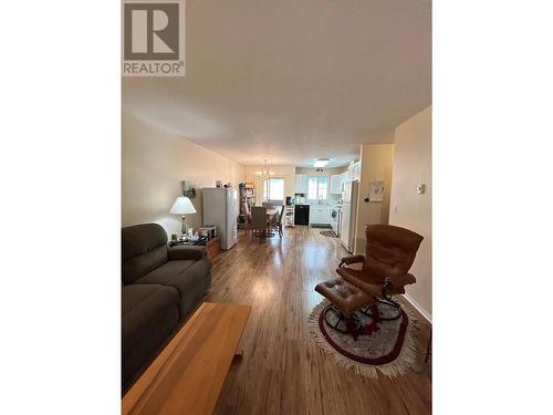 1876 Tranquille Road Unit# 1, Kamloops, BC - Indoor Photo Showing Living Room