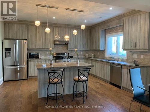 661 Park Road, Innisfil, ON - Indoor Photo Showing Kitchen With Double Sink With Upgraded Kitchen