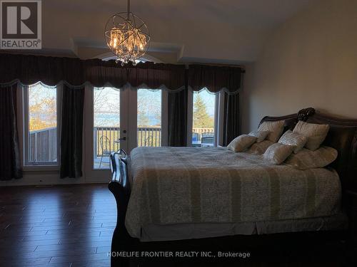 661 Park Road, Innisfil, ON - Indoor Photo Showing Bedroom