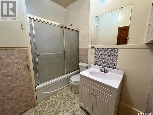 847 18Th Street W, Prince Albert, SK - Indoor Photo Showing Bathroom