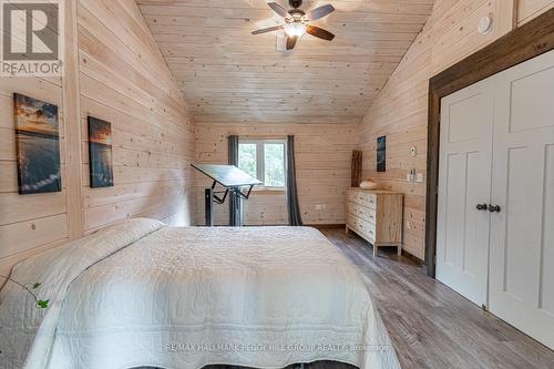 4057 Cambrian Road, Severn, ON - Indoor Photo Showing Bedroom