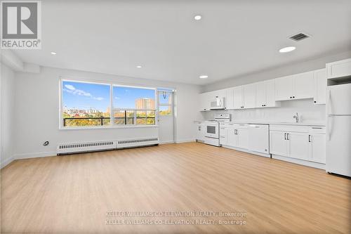 512 - 10 Fontenay Court, Toronto, ON - Indoor Photo Showing Kitchen