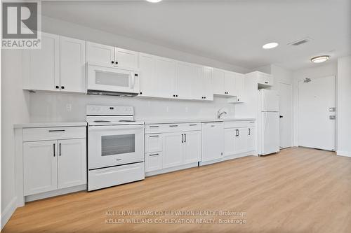 512 - 10 Fontenay Court, Toronto, ON - Indoor Photo Showing Kitchen