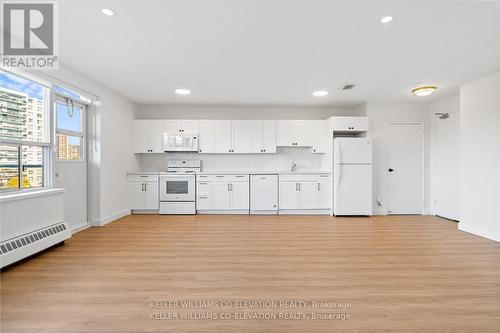 512 - 10 Fontenay Court, Toronto, ON - Indoor Photo Showing Kitchen