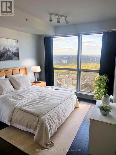 6805Rm1 - 388 Yonge Street, Toronto, ON - Indoor Photo Showing Bedroom