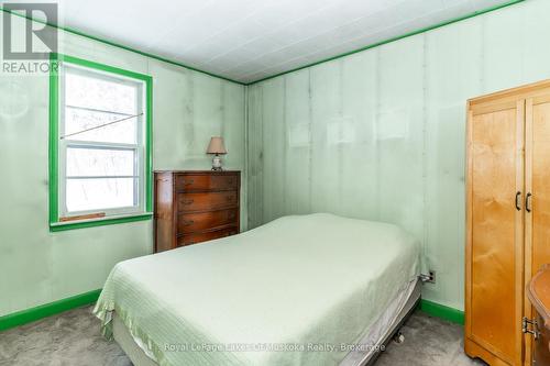 2592 Highway 141 W, Muskoka Lakes (Watt), ON - Indoor Photo Showing Bedroom