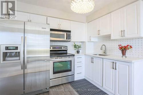 3505 - 36 Lee Centre Drive, Toronto, ON - Indoor Photo Showing Kitchen With Upgraded Kitchen