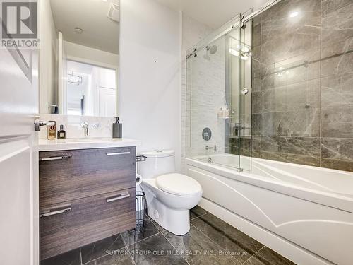 3704 - 33 Shore Breeze Drive E, Toronto, ON - Indoor Photo Showing Bathroom