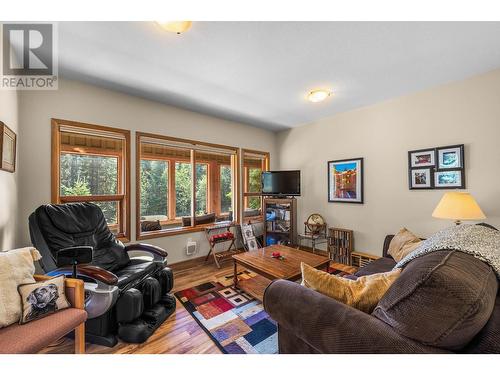 4101 Sundance Drive, Sun Peaks, BC - Indoor Photo Showing Living Room