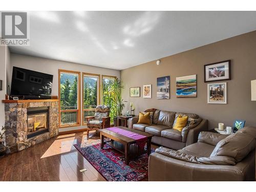 4101 Sundance Drive, Sun Peaks, BC - Indoor Photo Showing Living Room With Fireplace