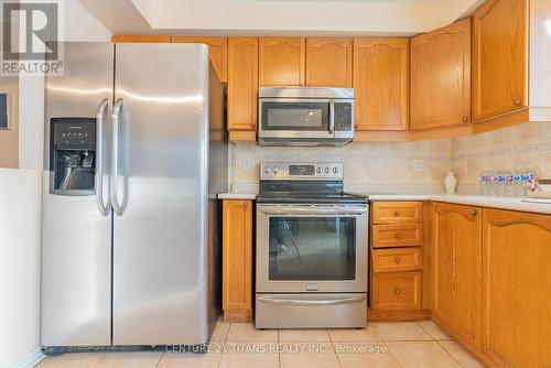 106 Weather Vane Lane, Brampton, ON - Indoor Photo Showing Kitchen