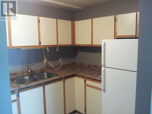 44 Whiteshield Crescent Unit# 807, Kamloops, BC - Indoor Photo Showing Kitchen With Double Sink