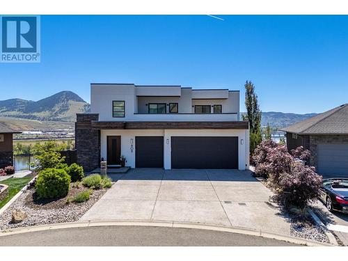 808 Cantle Drive, Kamloops, BC - Outdoor With Facade