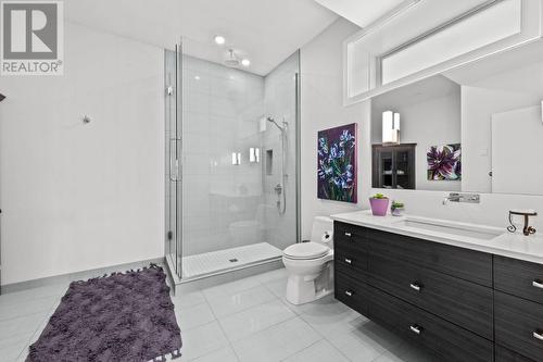 808 Cantle Drive, Kamloops, BC - Indoor Photo Showing Bathroom