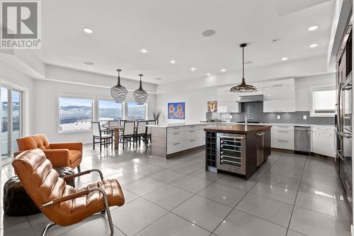 808 Cantle Drive, Kamloops, BC - Indoor Photo Showing Kitchen With Upgraded Kitchen