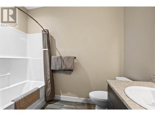 996 Quails Roost Court, Kamloops, BC - Indoor Photo Showing Bathroom