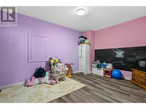 996 Quails Roost Court, Kamloops, BC - Indoor Photo Showing Bedroom