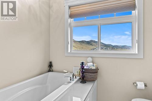 996 Quails Roost Court, Kamloops, BC - Indoor Photo Showing Bathroom