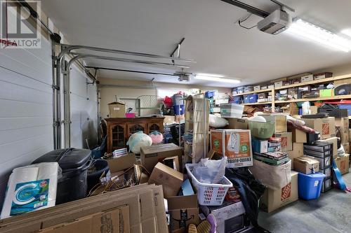 996 Quails Roost Court, Kamloops, BC - Indoor Photo Showing Garage