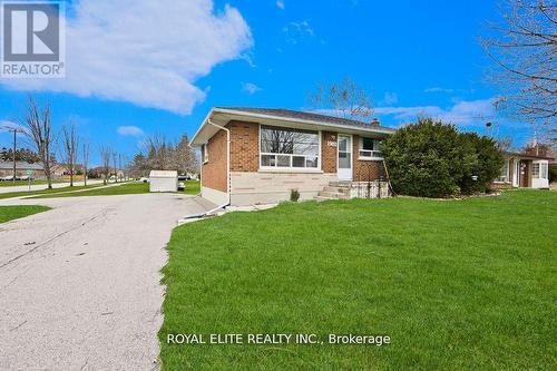 1902 Rossland Road E, Whitby, ON - Outdoor