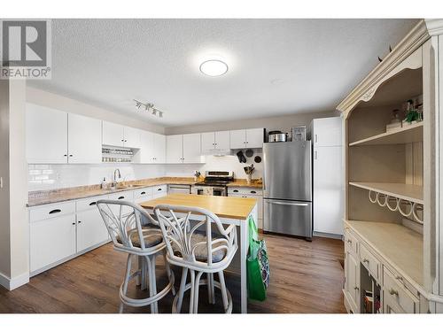 249 Hollyburn Drive, Kamloops, BC - Indoor Photo Showing Kitchen