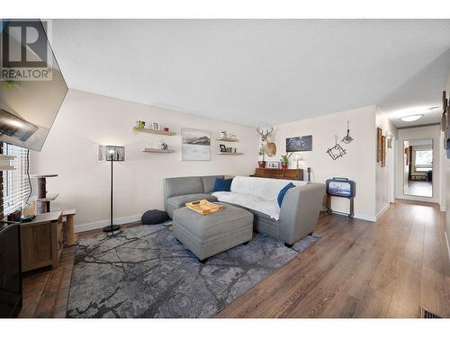 249 Hollyburn Drive, Kamloops, BC - Indoor Photo Showing Bedroom