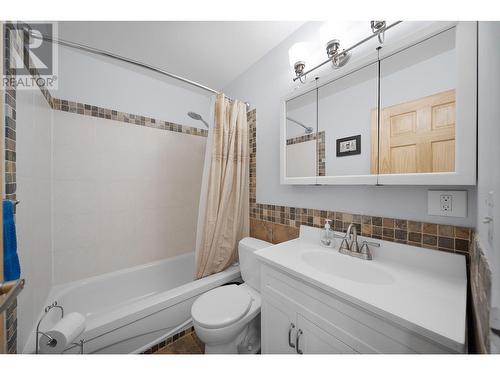 249 Hollyburn Drive, Kamloops, BC - Indoor Photo Showing Bathroom