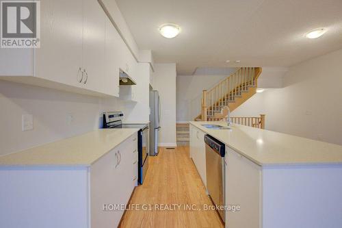 611 - 585 Colborne Street E, Brantford, ON - Indoor Photo Showing Kitchen