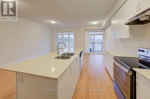 611 - 585 Colborne Street E, Brantford, ON - Indoor Photo Showing Kitchen With Double Sink With Upgraded Kitchen