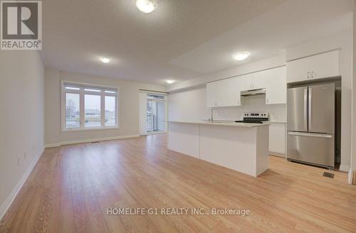 611 - 585 Colborne Street E, Brantford, ON - Indoor Photo Showing Kitchen With Upgraded Kitchen