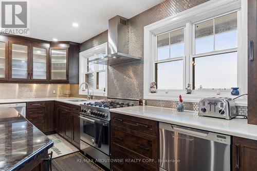 1073 North Service Road, Hamilton, ON - Indoor Photo Showing Kitchen With Upgraded Kitchen