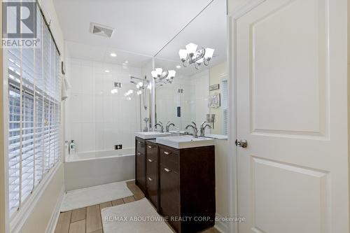 1073 North Service Road, Hamilton, ON - Indoor Photo Showing Bathroom