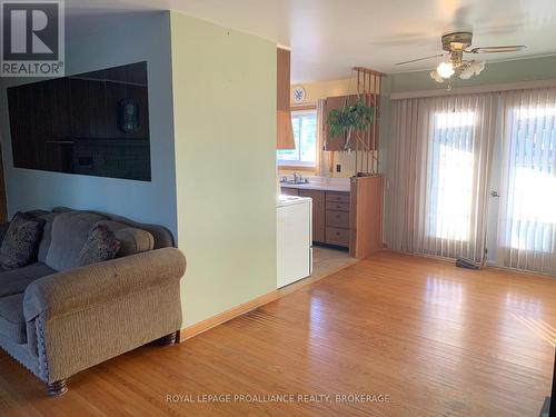 180 Elm Street, Gananoque, ON - Indoor Photo Showing Living Room