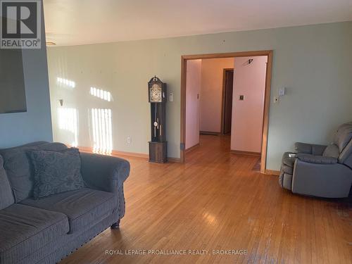 180 Elm Street, Gananoque, ON - Indoor Photo Showing Living Room