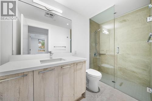 305 - 3 Southvale Drive, Toronto, ON - Indoor Photo Showing Bathroom