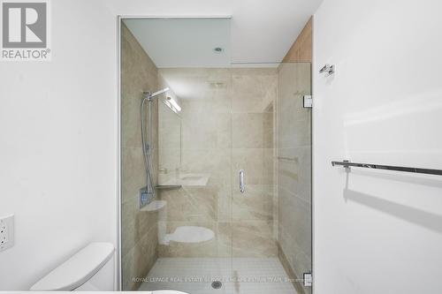 305 - 3 Southvale Drive, Toronto, ON - Indoor Photo Showing Bathroom