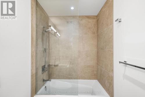 305 - 3 Southvale Drive, Toronto, ON - Indoor Photo Showing Bathroom