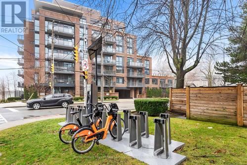 305 - 3 Southvale Drive, Toronto, ON - Outdoor