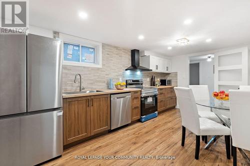 69 Don Mor Drive, Newmarket, ON - Indoor Photo Showing Kitchen