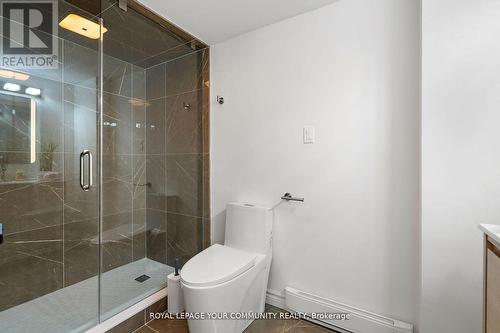 69 Don Mor Drive, Newmarket, ON - Indoor Photo Showing Bathroom