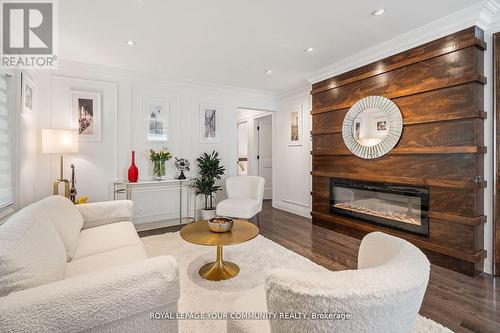 69 Don Mor Drive, Newmarket, ON - Indoor Photo Showing Living Room With Fireplace