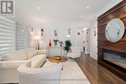 69 Don Mor Drive, Newmarket, ON - Indoor Photo Showing Living Room With Fireplace